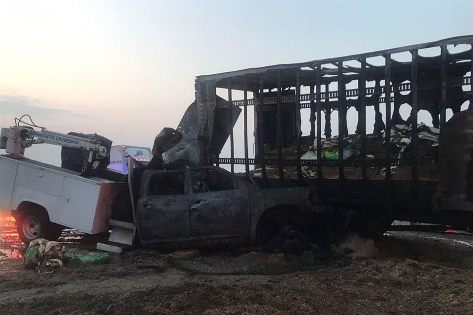 Un accidente en San Juan de los Lagos cobró la vida del conductor de una camioneta durante esta madrugada.