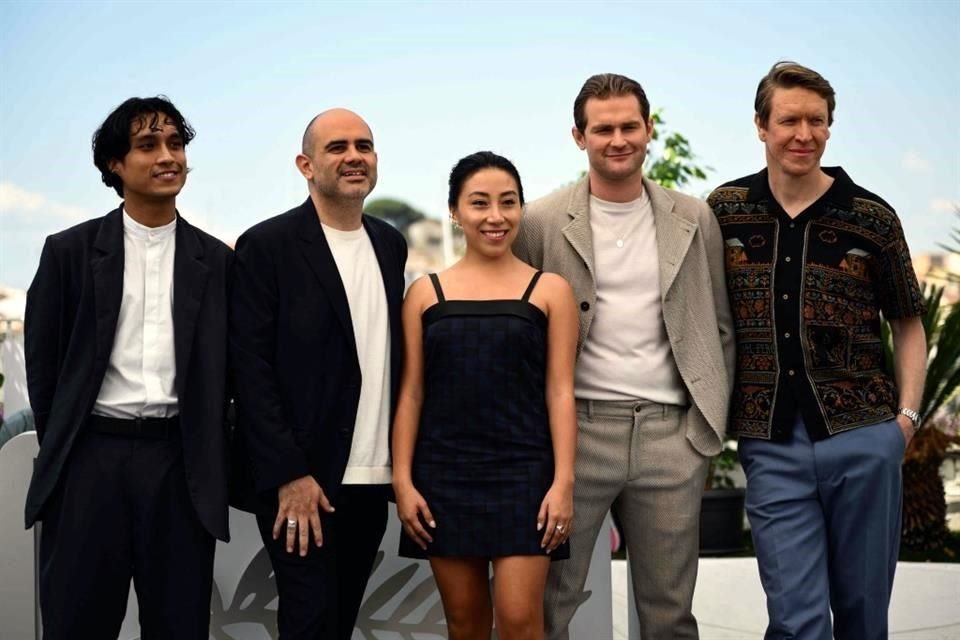 Federación de críticos de cine premiaron a las cintas 'Los Colonos' y 'Levante' en la 76 edición del Festival de Cannes.
