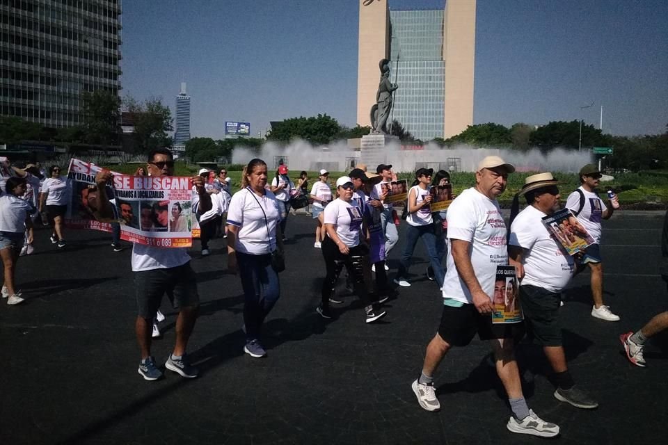 A la protesta por el caso de los jóvenes desaparecidos, trabajadores de un call center, se sumaron hoy familiares de Maira Karina Velázquez, que laboraba en el mismo lugar.