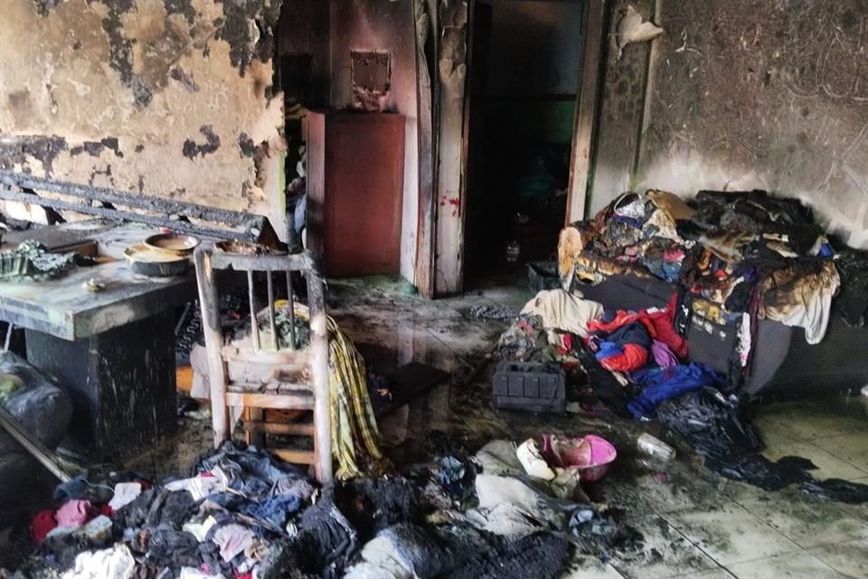 Fuentes extraoficiales señalaron que una bomba molotov fue la causa del incendio, pero autoridades no han definido el motivo.
