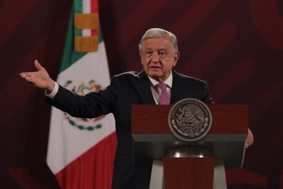 AMLO presumió ayer que los grupos del crimen organizado que controlan al País respetan a los Servidores de la Nación aún en los retenes.