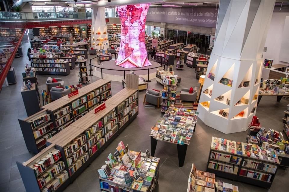 La Librería Carlos Fuentes se encuentra en la plata baja de la Biblioteca Pública del Estado Juan José Arreola desde hace cinco años