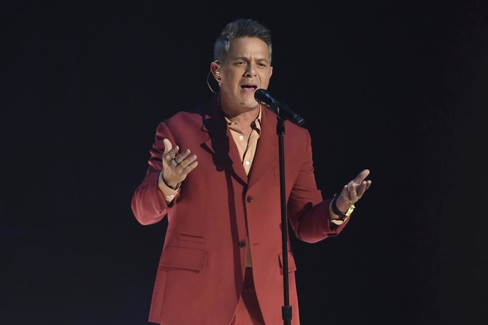 Alejandro Sanz agradeció el apoyo de sus seguidores ante la crisis emocional que dijo presentar este fin de semana; no suspenderá gira.