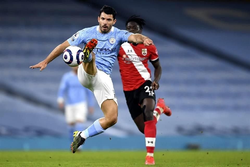 Agüero anunció que deja al City al final de temporada.