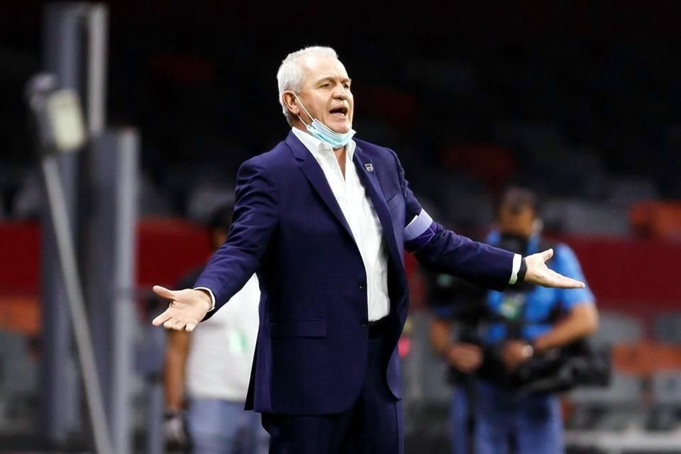 Javier Aguirre reconoció que su plantel vivirá algo atípico, al enfrentar 7 partidos en abril.