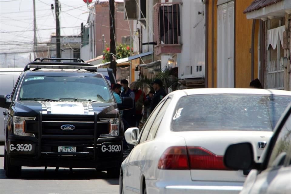 En el reporte policial se detalló que la esposa del hombre conocido como 'El Güero' vio cuando un hombre entró a la vecindad donde vivían y le disparó.