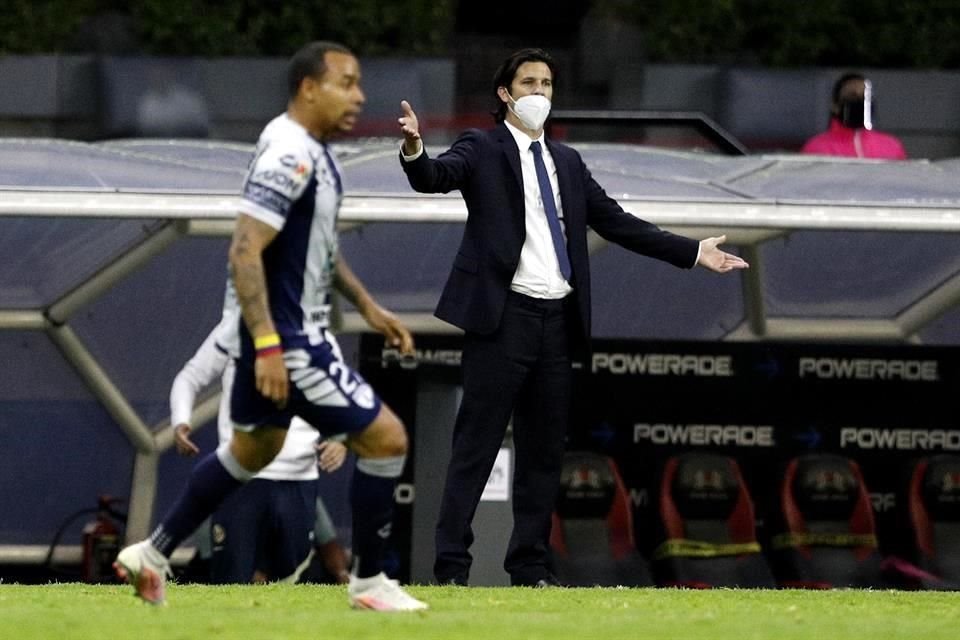 Solari tiene dos años más de contrato con el América.