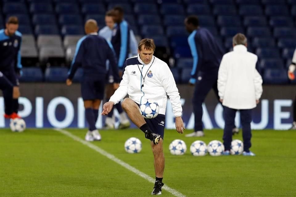 Julen Lopetegui dirigió al volante mexicano en el Porto.