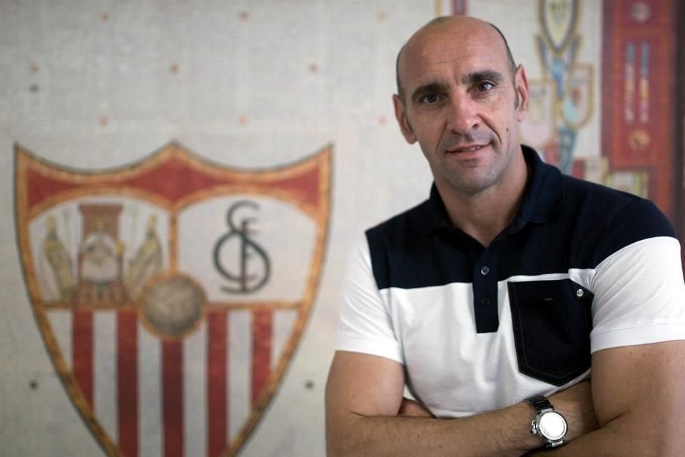 El directivo del Sevilla está consciente de la calidad del volante mexicano.