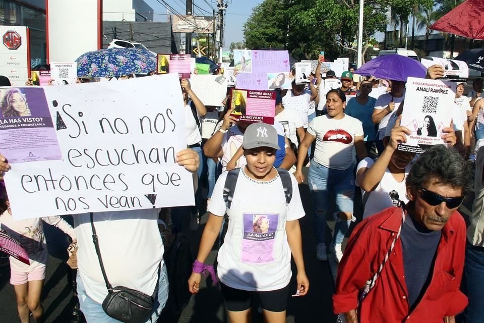 La tercera manifestación por la desaparición de Sandra Analí Ramírez se realiza con tensión por presencia policial.