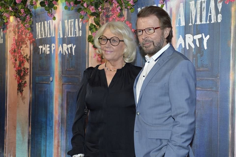 Björn Ulvaeus se casó con  la periodista Lena Kallersjo después de su divorcio con Agneta. Ambos estuvieron juntos hasta 2022.