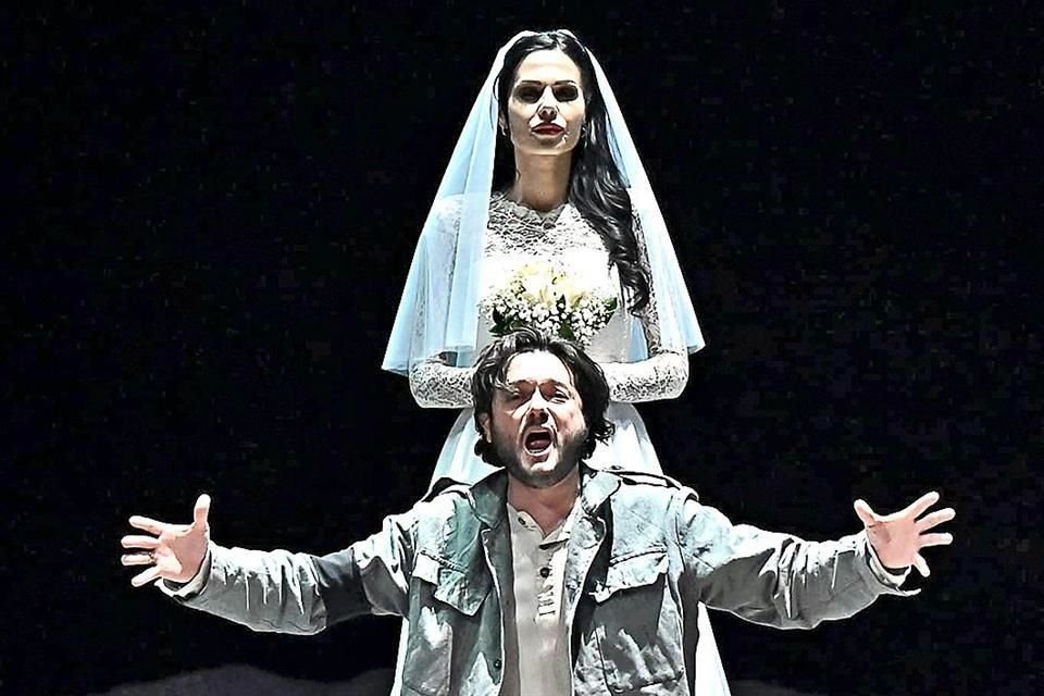 A sus 45 años, Arturo Chacón es un tenor experimentado. La voz del sonorense ha brillado en títulos como: Carmen Georges Bizet