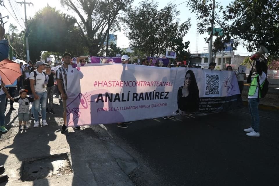 Familiares y amigos de Analí Ramírez han hecho cinco marchas para exigir a las autoridades que la encuentren.