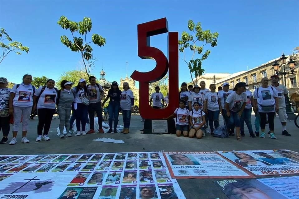 Activistas y sobrevivientes de las desapariciones forzadas perpetradas el 5 de junio de 2020 instalaron un antimonumento.