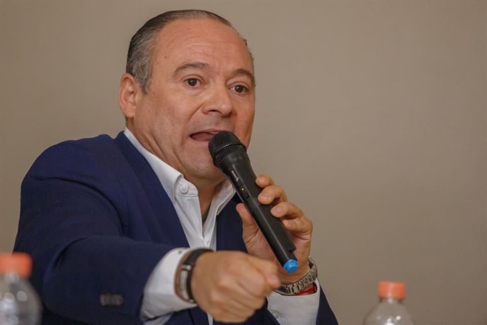 El regidor morenista de Zapopan, Alberto Uribe, fue claro: no prioriza la candidatura, pero sí se ve como sucesor de Enrique Alfaro.