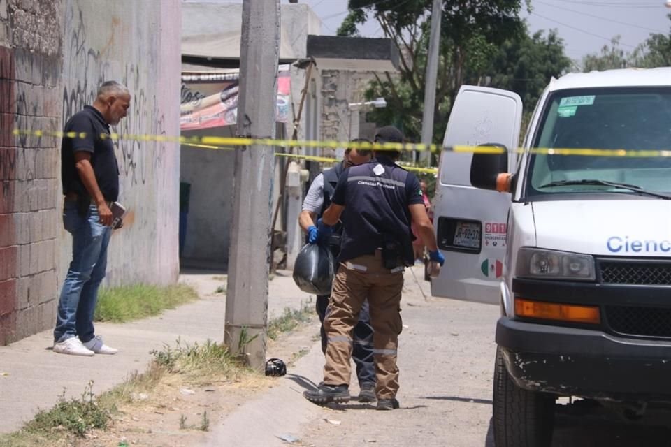 A lo largo de varias calles en la Etapa 5 del Fraccionamiento Chulavista, fueron abandonadas bolsas y costales con restos humanos.