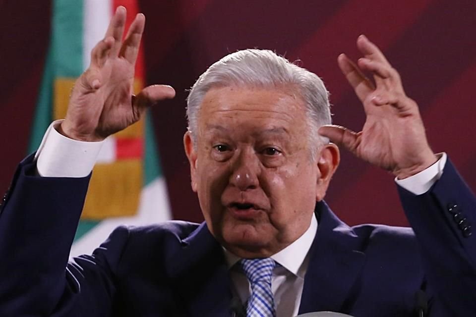 El Presidente Andrés Manuel López Obrador en conferencia.