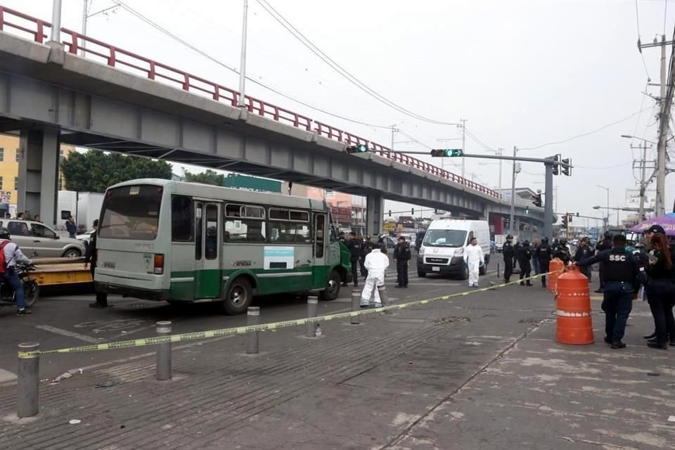 El miércoles una mujer fue asesinada a balazos a bordo de una unidad de transporte público en la Alcaldía Iztapalapa