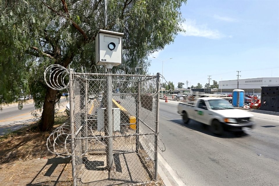 Al día, los radares de fotoinfracción de la ZMG captan en promedio a 5 mil 674 automovilistas que exceden los límites de velocidad.