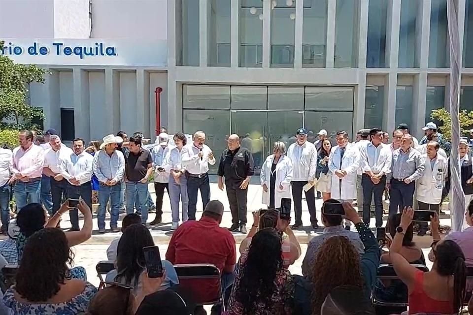 Se inauguró el Hospital Comunitario de Tequila, que beneficiará a 45 mil habitantes; en él se invirtieron  204 millones 717 mil 603 pesos.