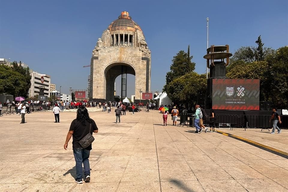 Esta mañana comenzaron a repartir alimentos a los asistentes de la rendición de cuentas de la Jefa de Gobierno, Claudia Sheinbaum.