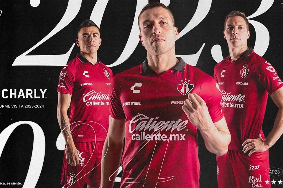 El jersey de visitante.