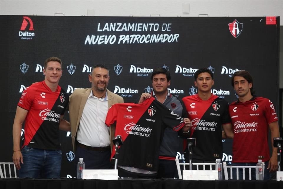 Durante la presentación del nuevo jersey del Atlas.