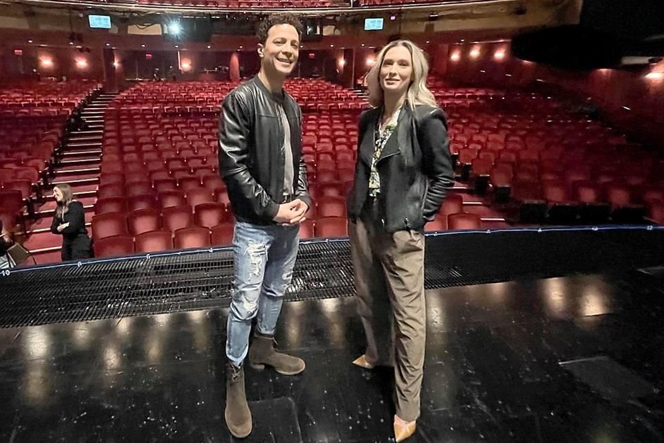 Justin Guarini y Briga Heelan protagonizan 'Once Upon a One More Time'.