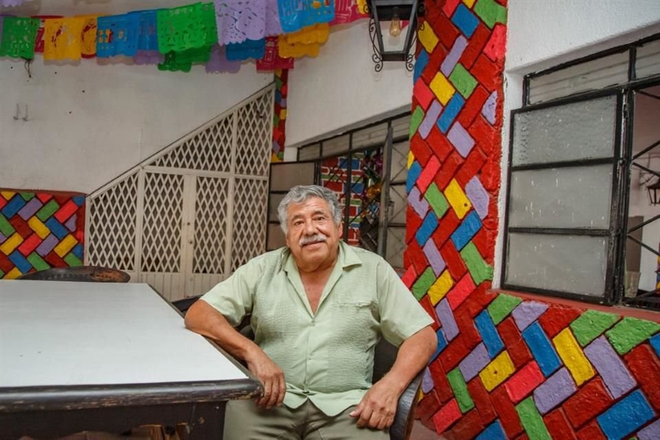 José Cortés es el dueño del local.