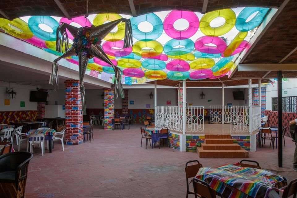 Tres jóvenes se unieron para rentar y acondicionar la nueva identidad del lugar.