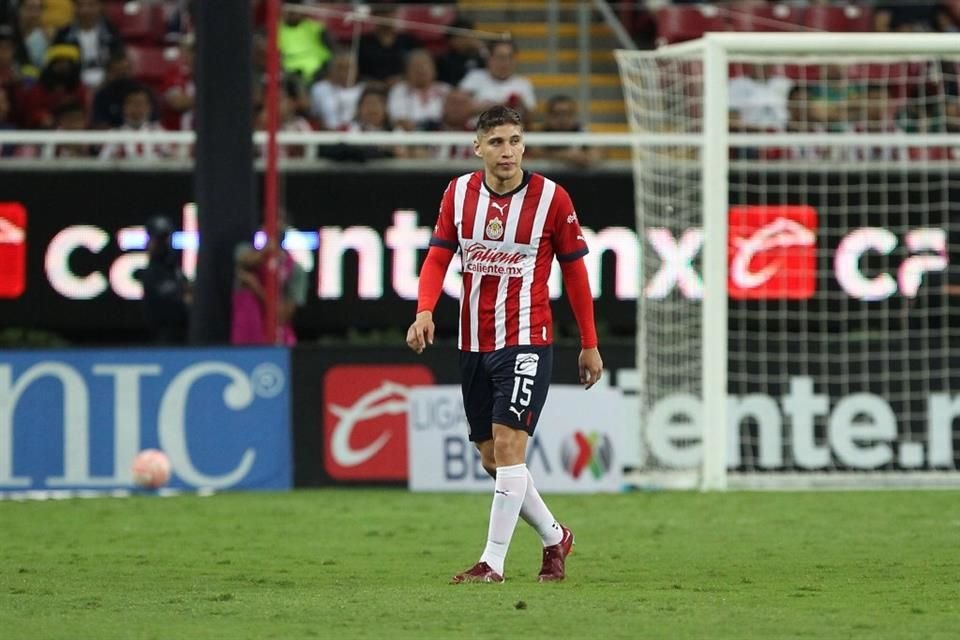 El defensa Luis Olivas es la primera baja oficial de las Chivas.