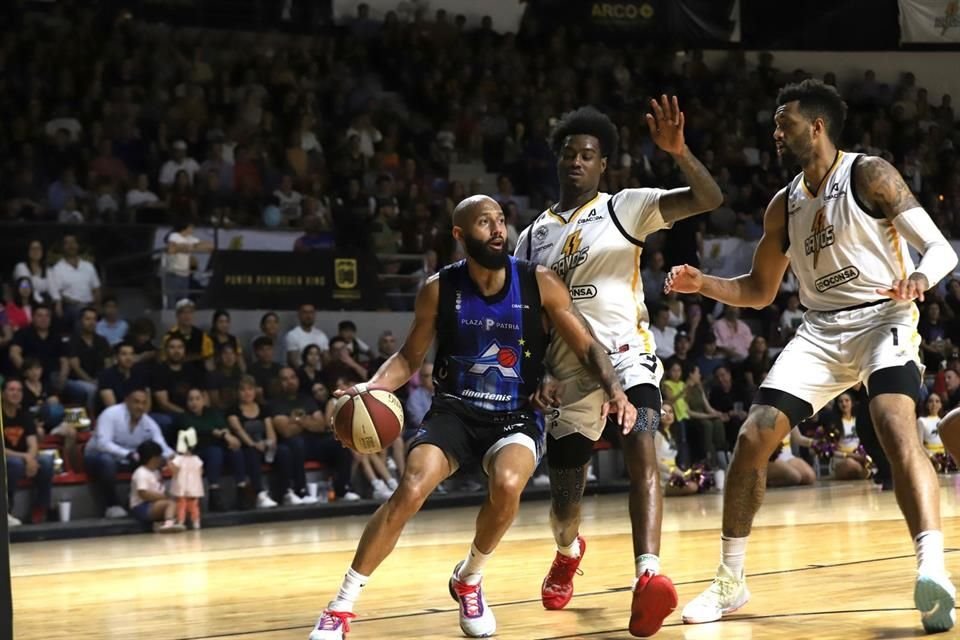Astros de Jalisco contra los Rayos de Hermosillo en el segundo partido de la Final del Cibacopa.