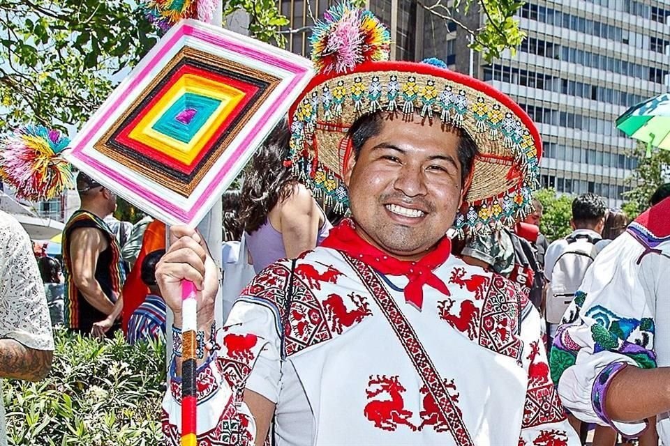 Jobis Shosho participó en la marcha del orgullo LGBT+ de Guadalajara.