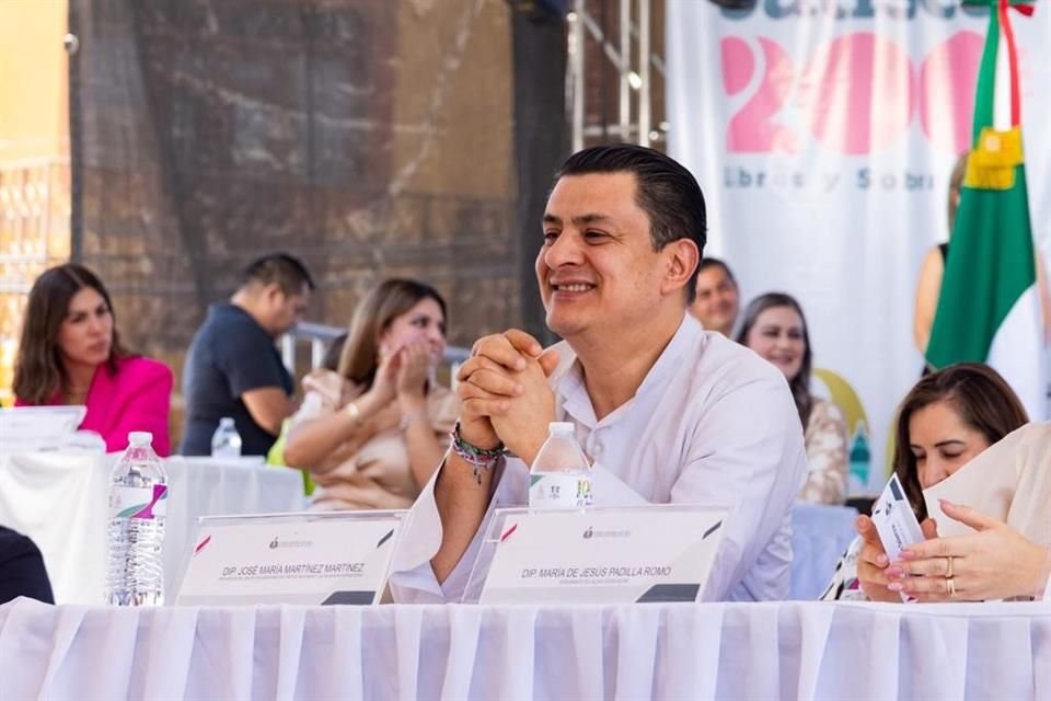 El diputado morenista José María Martínez.