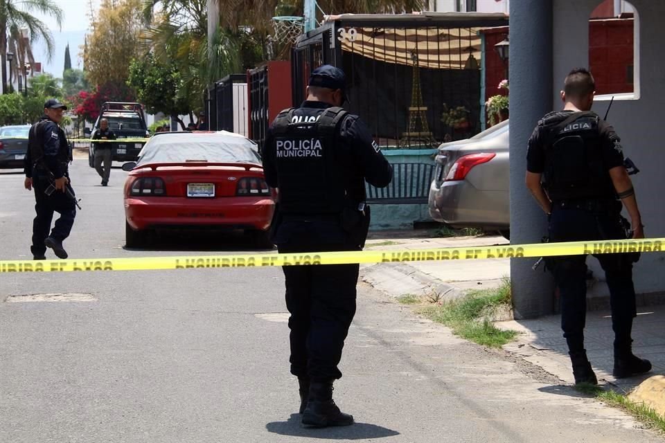 Un sujeto que manejaba un vehículo de plataforma pidió permiso al para entrar al baño y fue asesinado en el interior de la vivienda.