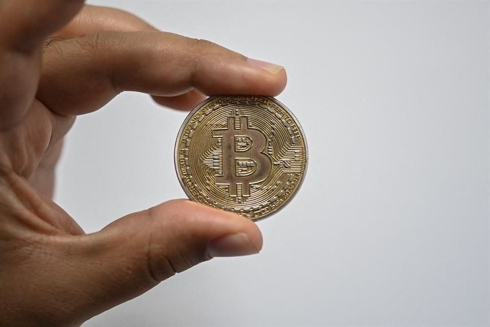 Este martes, el bitcoin cotizaba en alrededor de 67 mil 360 dólares.