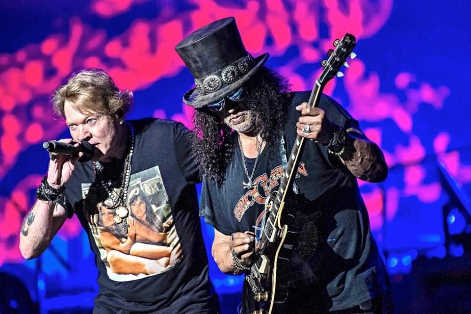 Codo a codo, Axl Rose y Slash deleitaron a los fans de Guns N' Roses al cerrar el escenario principal.