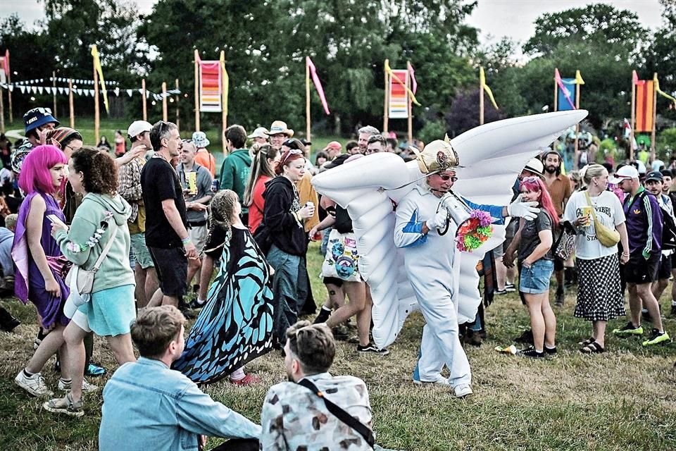 La edición 40 del Festival de Glastonbury estuvo lleno de estrellas, como los Arctic Monkeys, Guns N' Roses, Måneskin y Lizzo.