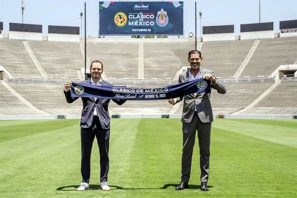 Santiago Baños y Fernando Hierro anunciaron en redes el Clásico amistoso.