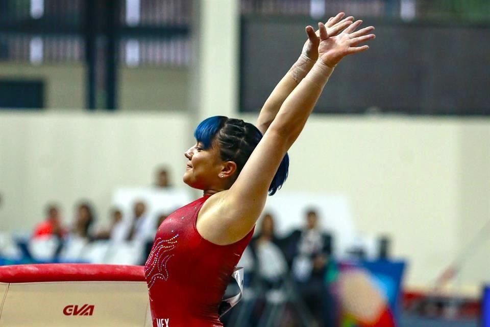 Alexa Moreno se cuelga su tercera medalla en San Salvador 2023.