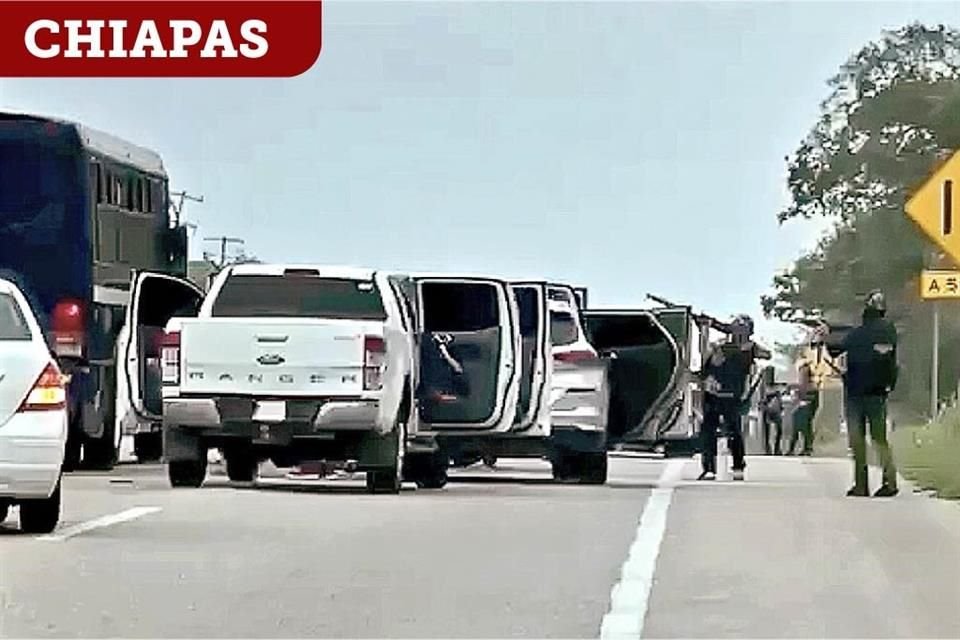 Un grupo de hombres armados secuestró a 14 policías y funcionarios de la Secretaría de Seguridad Pública de Ocozocoautla, Chiapas.