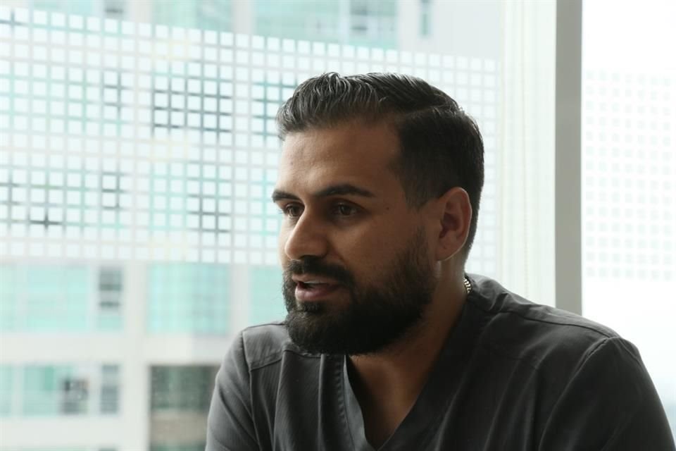 Raúl Pérez, 'el dentista de los famosos.