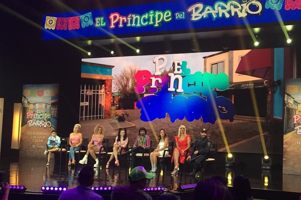 Ariel Miramontes, mejor conocido como Albertano, protagonizará la comedia 'El Príncipe de Barrio' junto a Violeta Isfel.