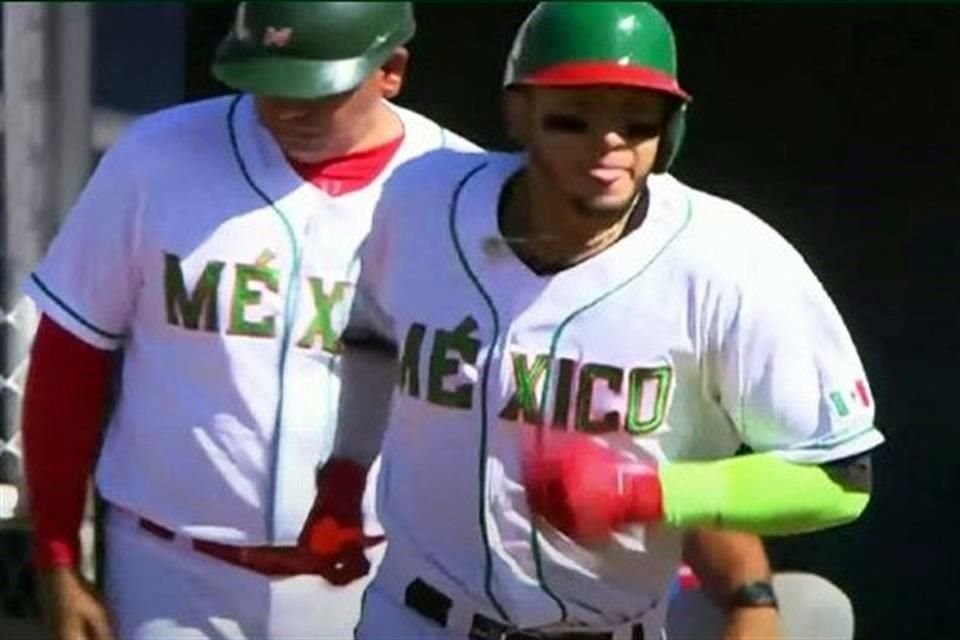 Fernando Villegas se fue para la calle dos veces con cinco carreras producidas para darle el cuatro triunfo a la selección mexicana en el beisbol centroamericano de San Salvador.