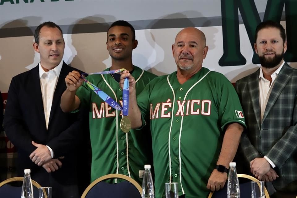Randy Romero, de los Mariachis de Guadalajara ganó oro con la Selección Mexicana de Beisbol en los Juegos Centroamericanos y del Caribe,