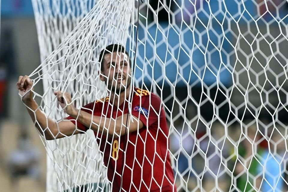 Koke se lamenta tras unas de las tantas ocasiones de gol que tuvo La Roja.