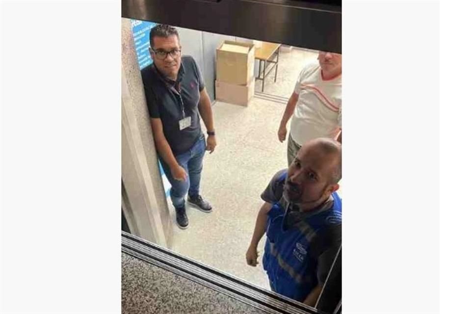 Administraciones van y vienen, pero el elevador del edificio de Educación, en Avenida Alcalde, es una trampa para trabajadores y visitantes.