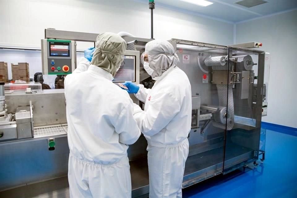 Con una inversión superior a los 30 millones de dólares, se abrió una planta Farma III, para la elaboración de medicamentos.