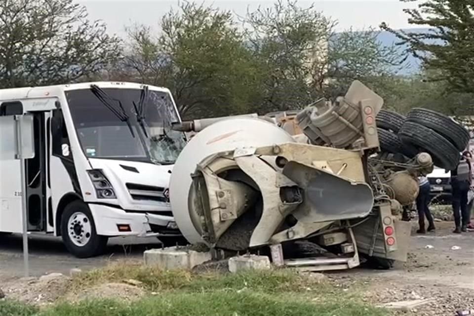 El percance ocurrió sobre  la Carretera Tlajomulco a Santa Fe, a la altura de la zona conocida como la Curva de El Cuervo.