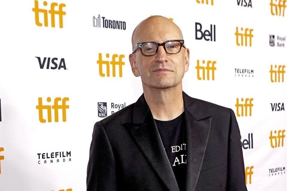 Para crear un thriller de calidad se requiere conformar un trío capacitado, como el que integran el escritor Ed Solomon, el productor ejecutivo Casey Silver y el director Steven Soderbergh (en foto).